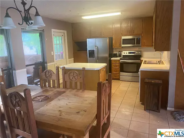 Bloomington, TX 77951,465 Rodgers