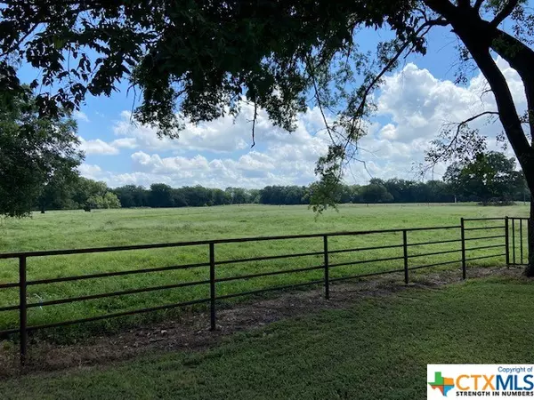 Luling, TX 78648,465 Oak Grove RD