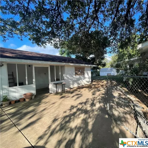 Granite Shoals, TX 78654,124 E Castlebriar DR