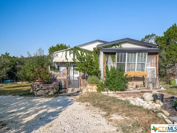 Spring Branch, TX 78070,711 Henderson DR