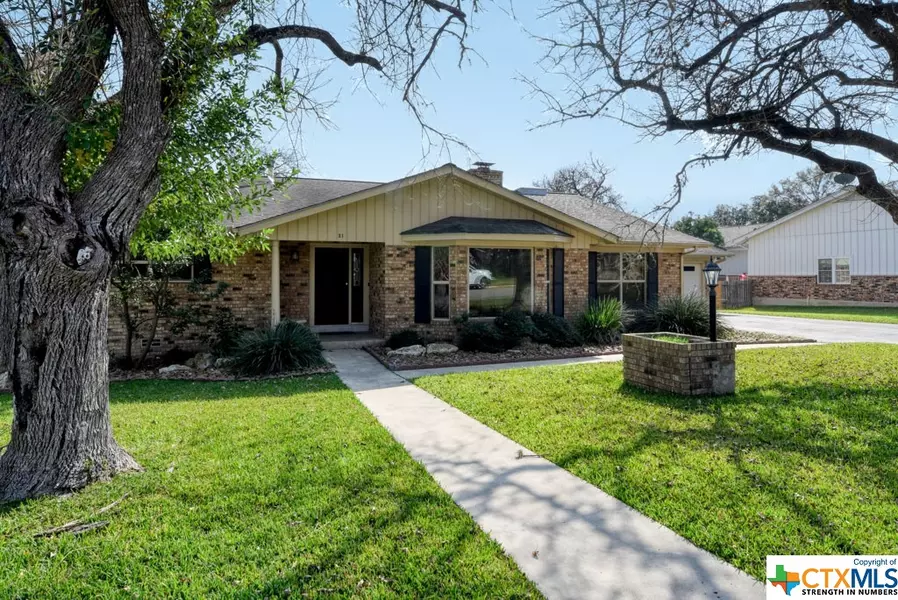 21 La Mesa DR, New Braunfels, TX 78130