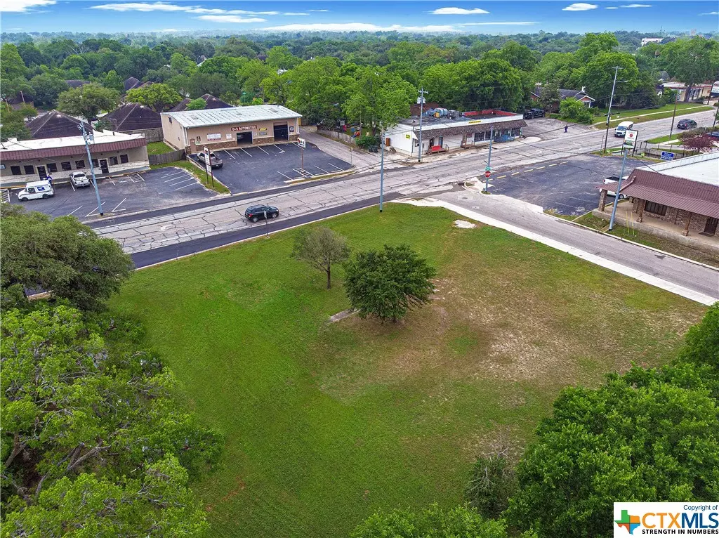 Seguin, TX 78155,105 N Bauer ST