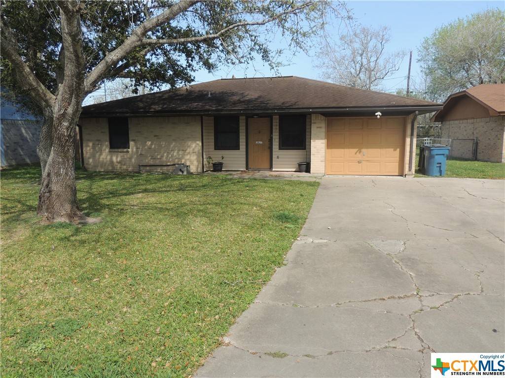 173 Tangerine DR, Port Lavaca, TX 77979