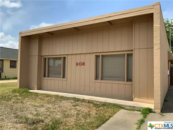 808 E Nueces ST, Victoria, TX 77901