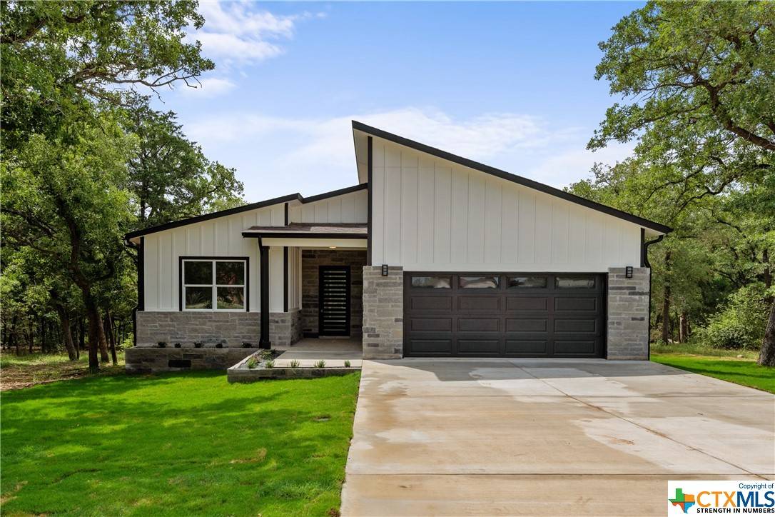 133 Deep Woods CT, Cedar Creek, TX 78612