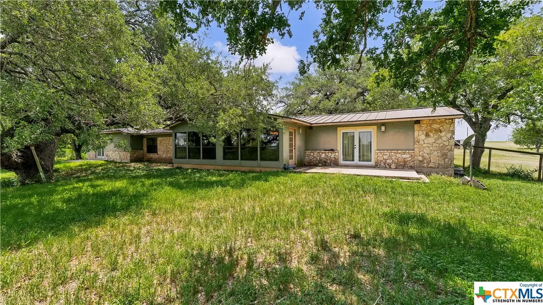 7970 US Highway 87, La Vernia, TX 78121
