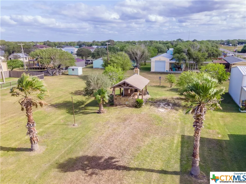 Seadrift, TX 77983,604 W Bay AVE