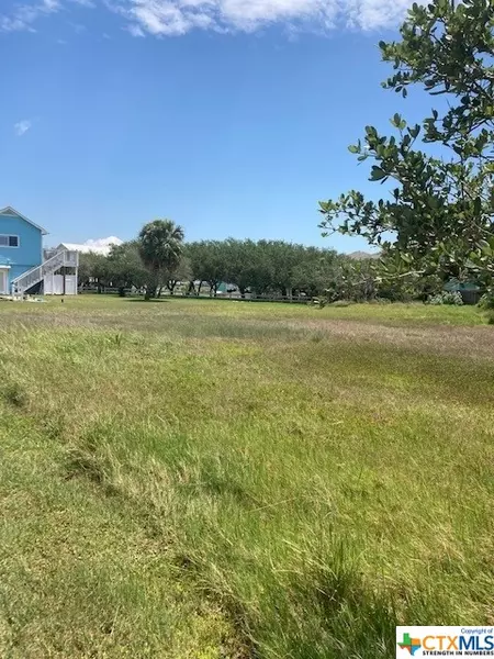 260 Belize DR, Rockport, TX 78382