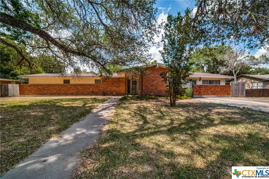 1427 Hummingbird LN, Seguin, TX 78155