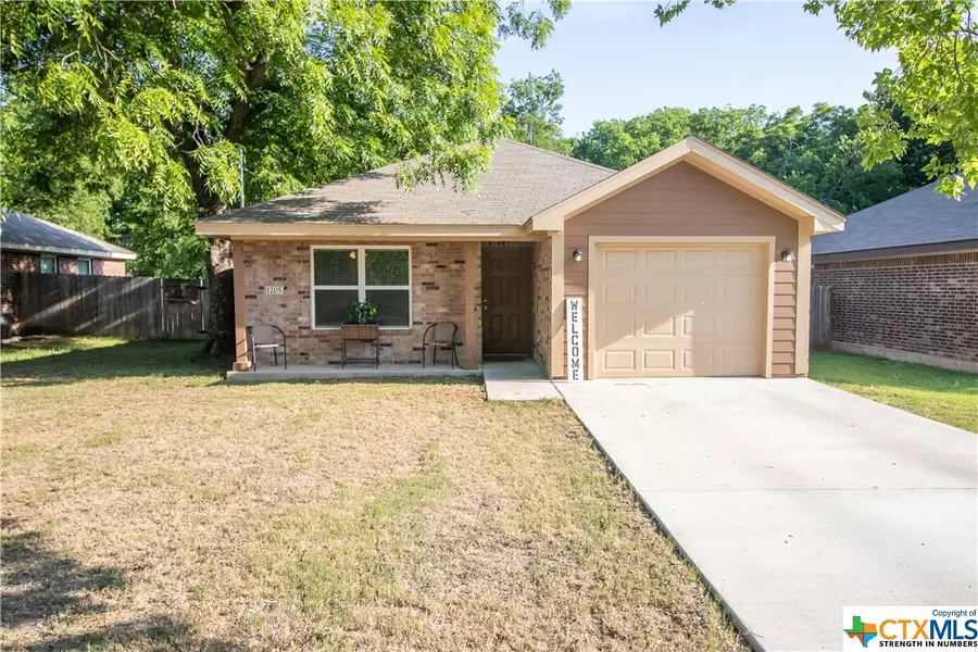 1205 E Avenue G, Lampasas, TX 76550