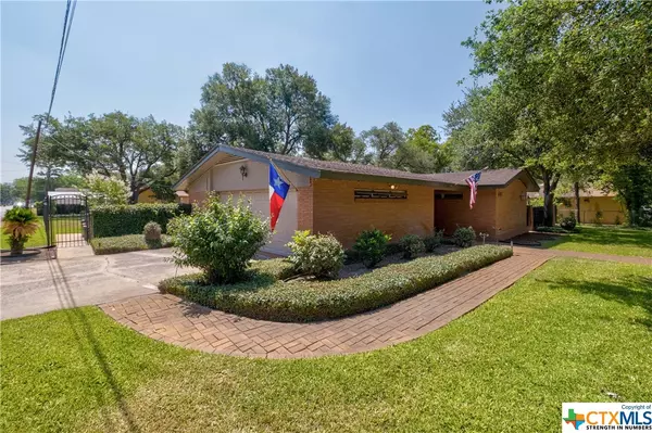 Luling, TX 78648,601 S Pecan AVE