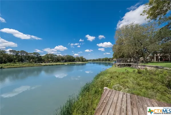 Seguin, TX 78155,166 Lakeside DR