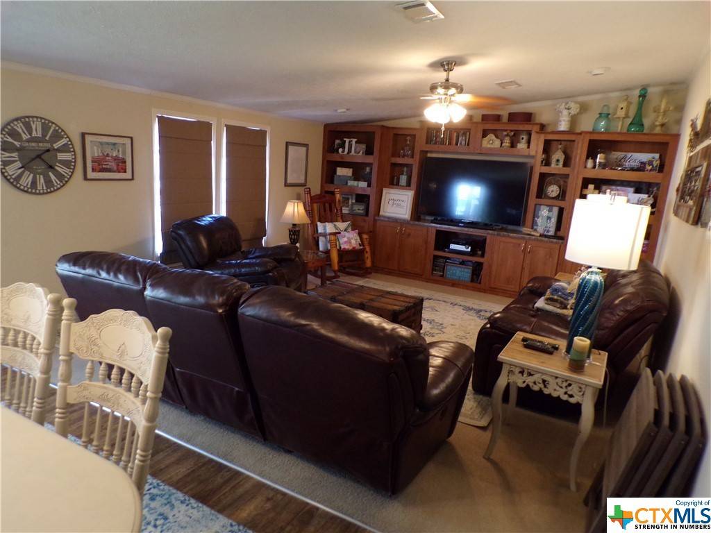 Port Lavaca, TX 77979,69 Howe LN