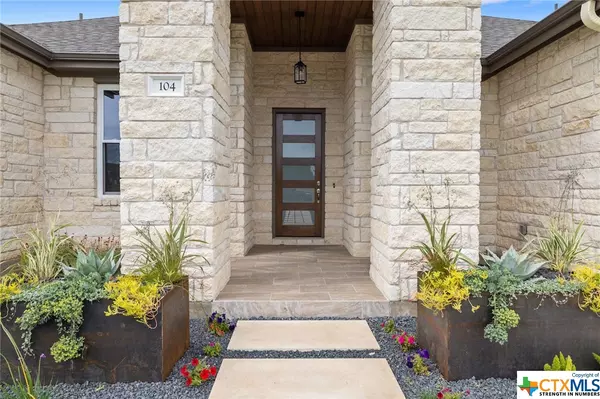 Florence, TX 76527,104 Huerta RD