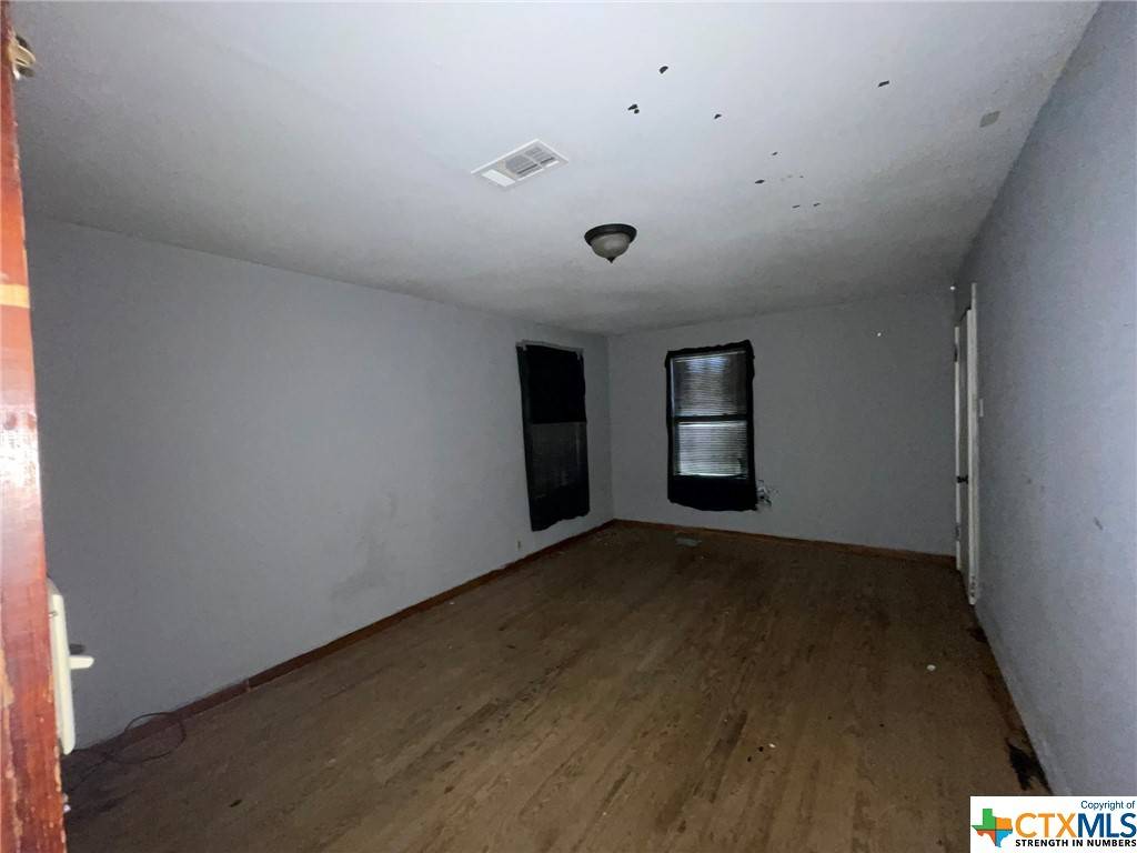Lometa, TX 76853,303 E Cedar ST