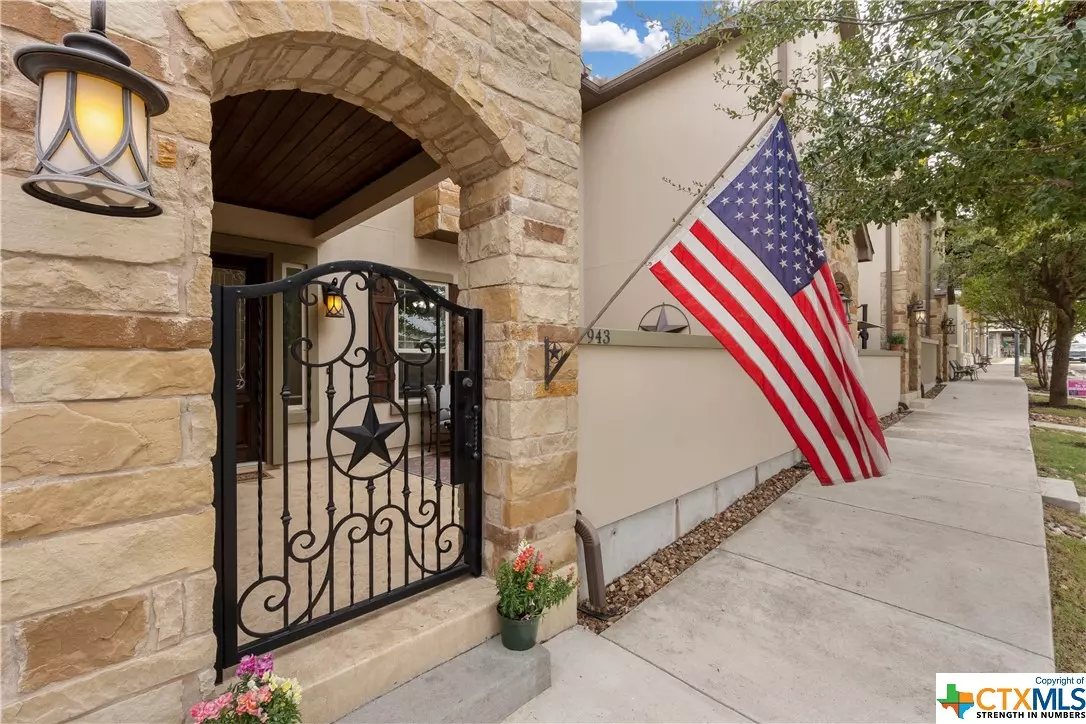 New Braunfels, TX 78130,943 N Academy AVE