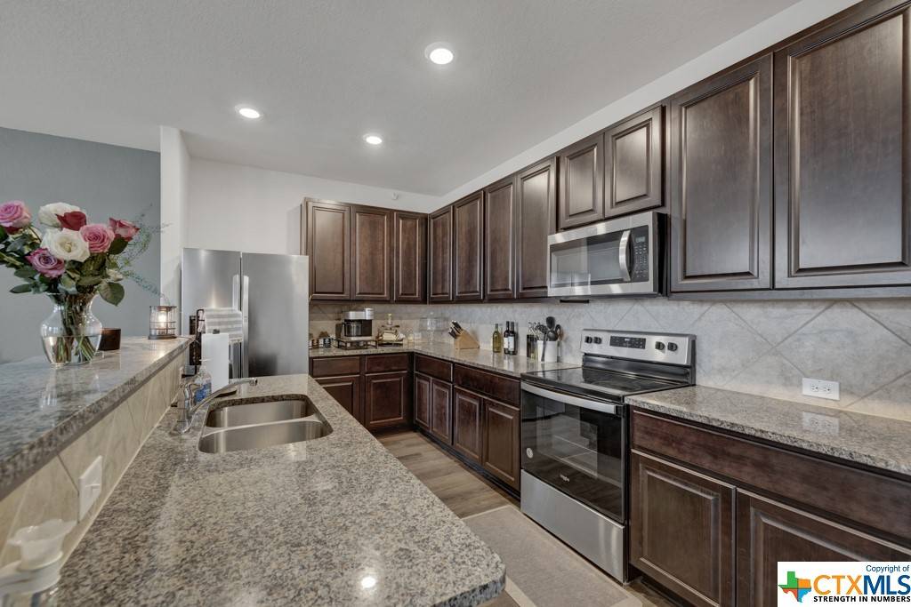111 Sundrop TRL, New Braunfels, TX 78130