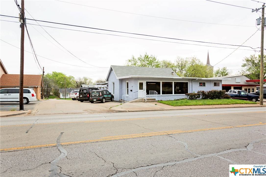 Belton, TX 76513,415 N Main ST #B & C