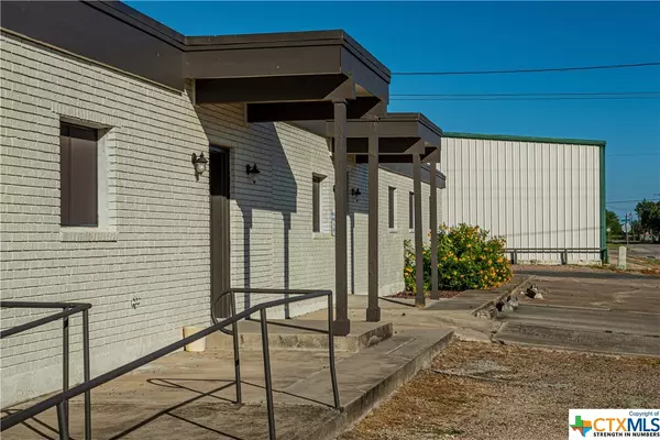 George West, TX 78022,200 Bowie