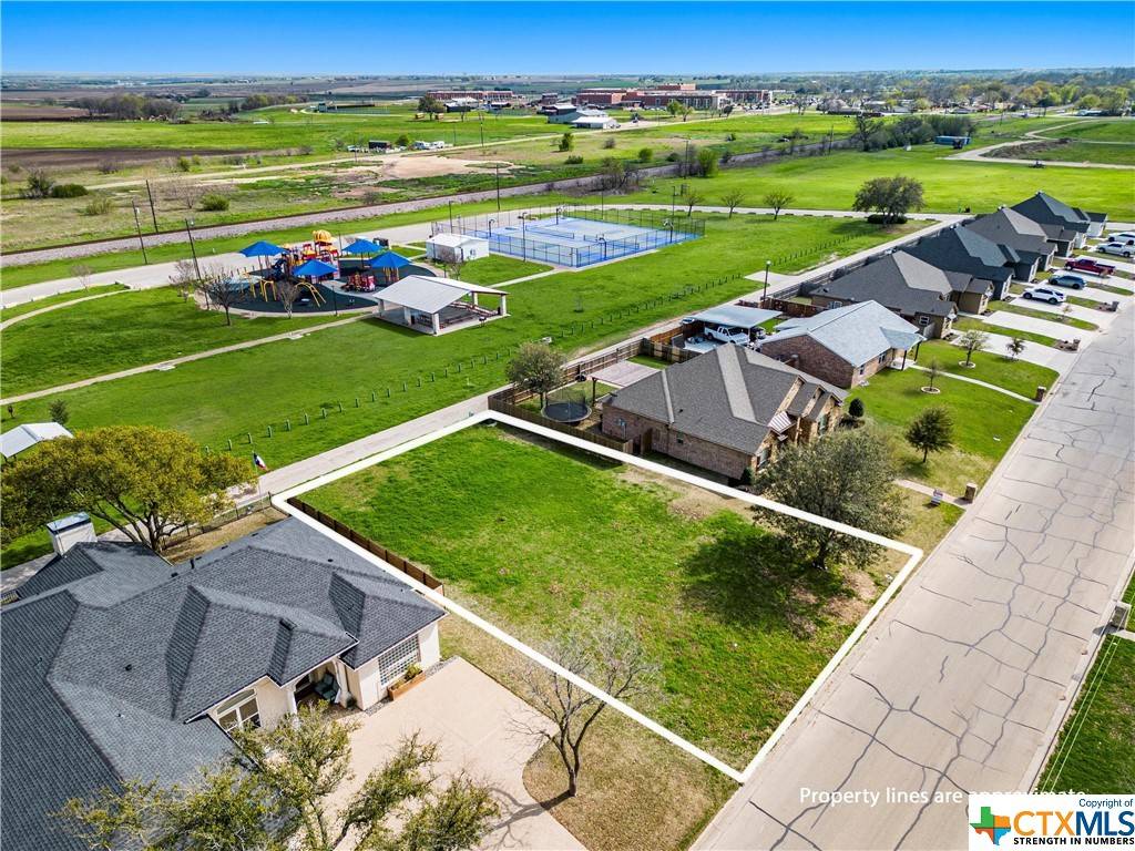 West, TX 76691,1404 N Reagan ST