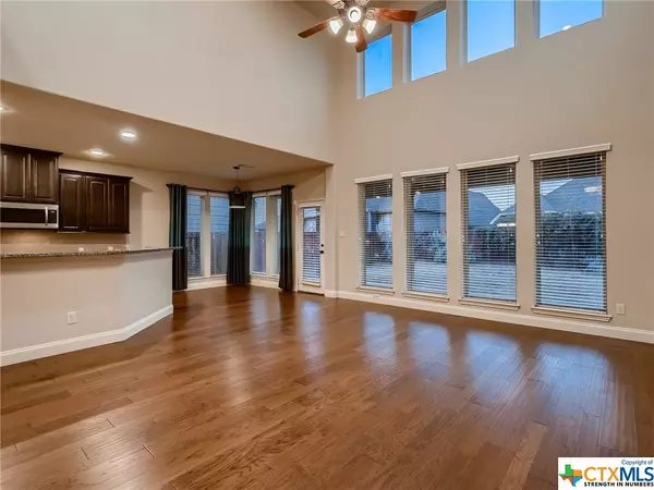 Seguin, TX 78155,2873 Quail XING