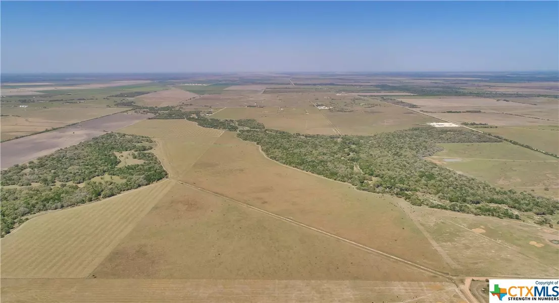 1793 County Road 402, Edna, TX 77957