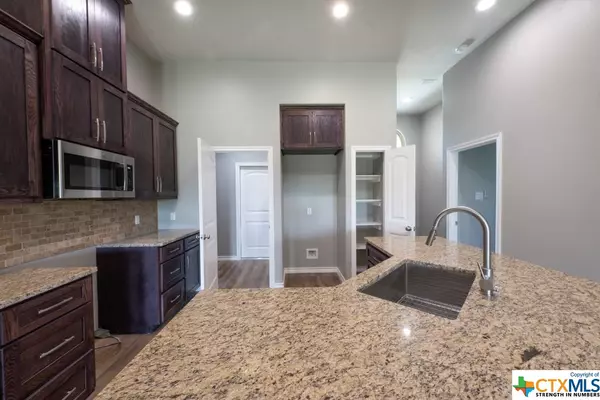 Seguin, TX 78155,305 Navarro Way WAY