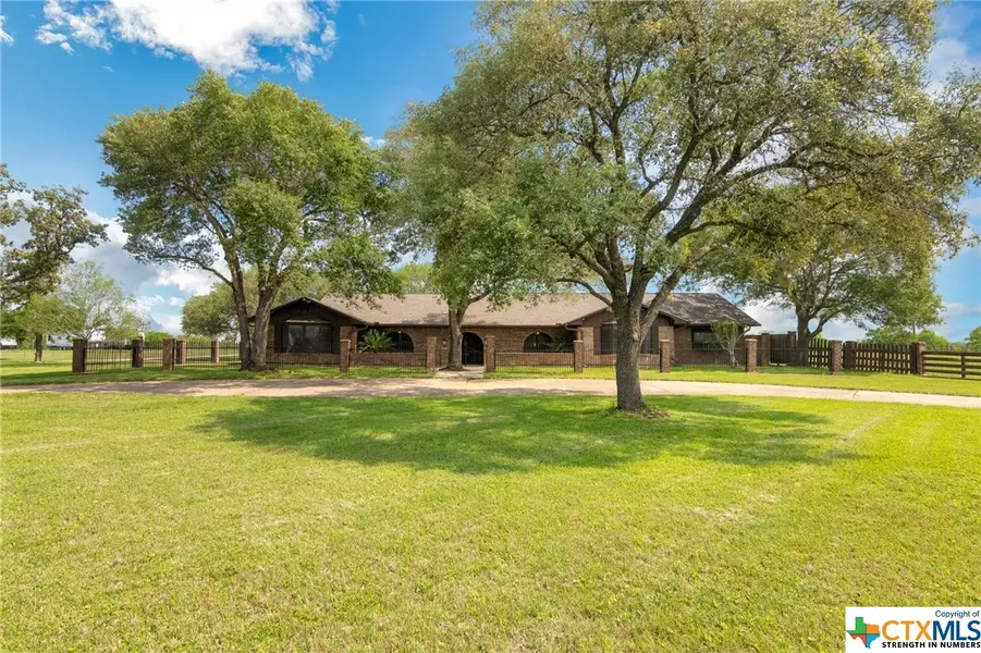 1488 E US Highway 90, Waelder, TX 78959