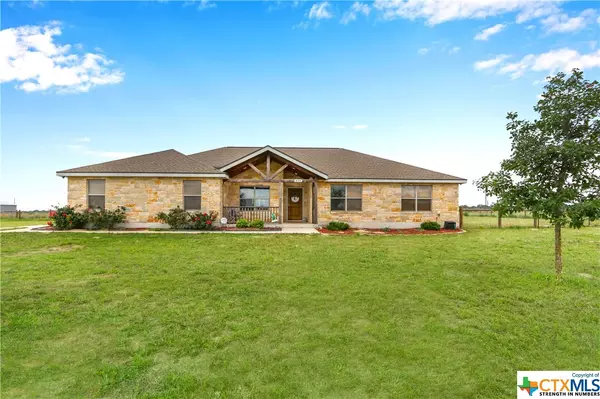 406 Clover LN, La Vernia, TX 78121