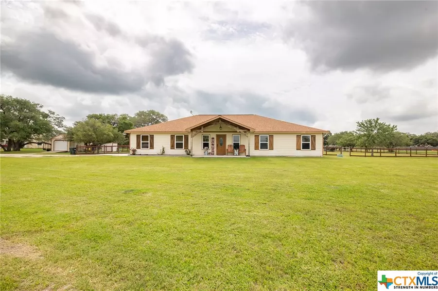 1288 Tipton RD, Inez, TX 77968