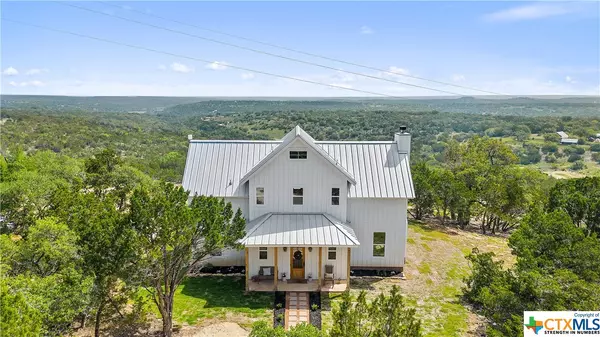 213 Mountain LOOP, Johnson City, TX 78636