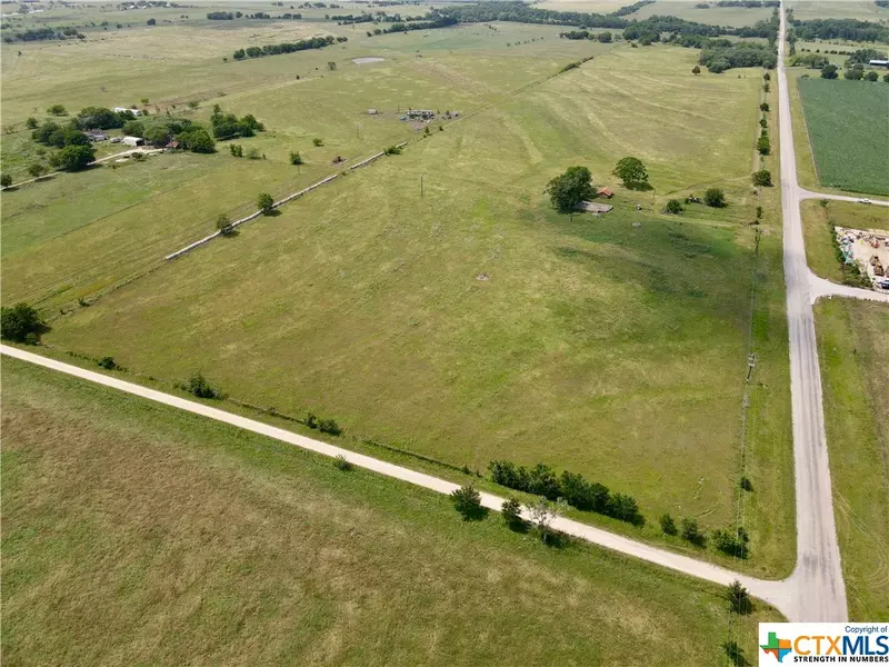 6918 Fm 1295, Moulton, TX 77975