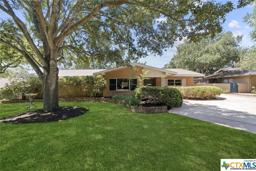 150 Oakhurst PL, San Antonio, TX 78209