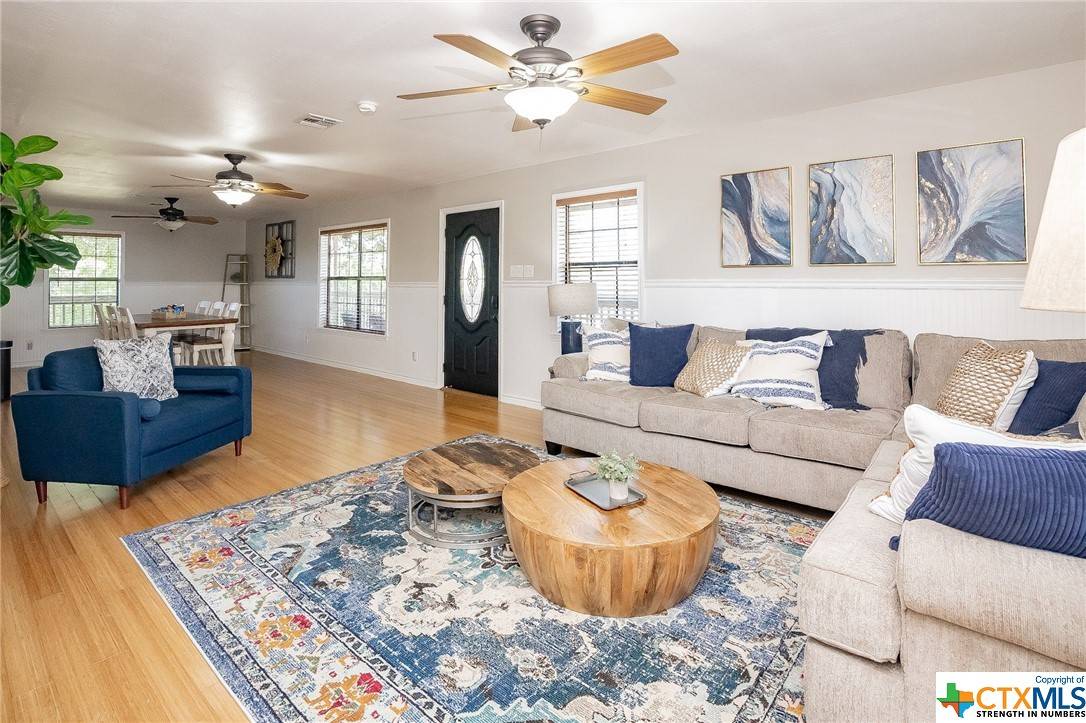 Cuero, TX 77954,564 Cypress Valley RD