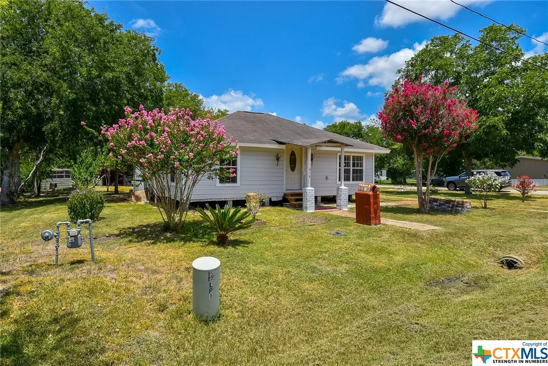 Edna, TX 77957,414 E Cedar ST