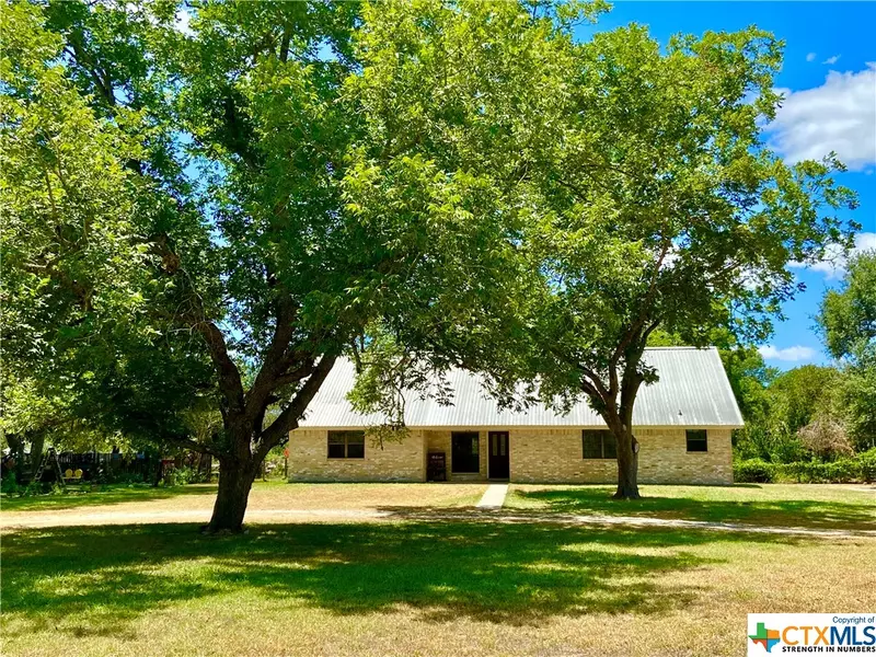 1205 Glendale ST, Edna, TX 77957