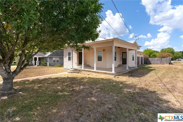 1433 Saint Lawrence ST, Gonzales, TX 78629