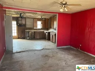 Beeville, TX 78102,906 E Clare