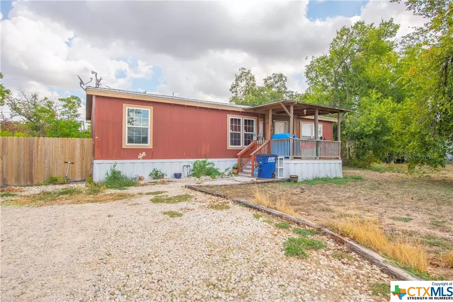 320 SE Front ST, Bartlett, TX 76511