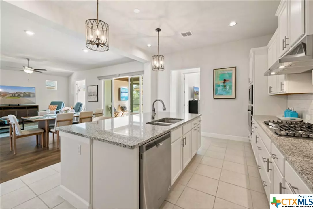 San Marcos, TX 78666,208 Cruising Oak ST