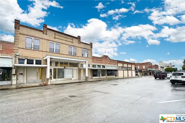 Seguin, TX 78155,109 N River ST