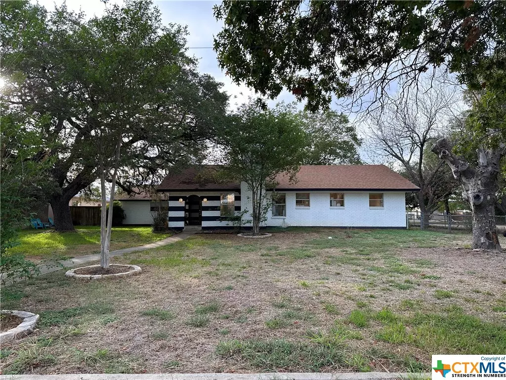 Salado, TX 76571,318 N Main ST