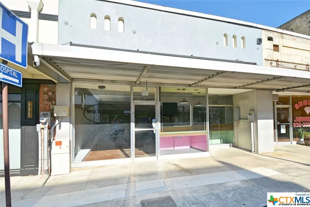 Seguin, TX 78155,106 N Austin ST
