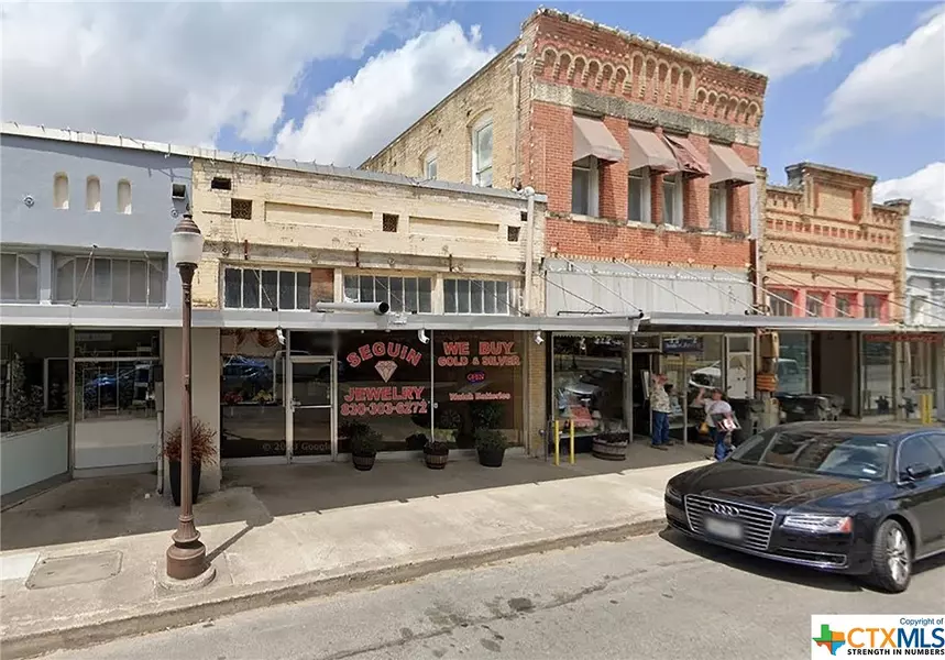 108 N Austin ST, Seguin, TX 78155