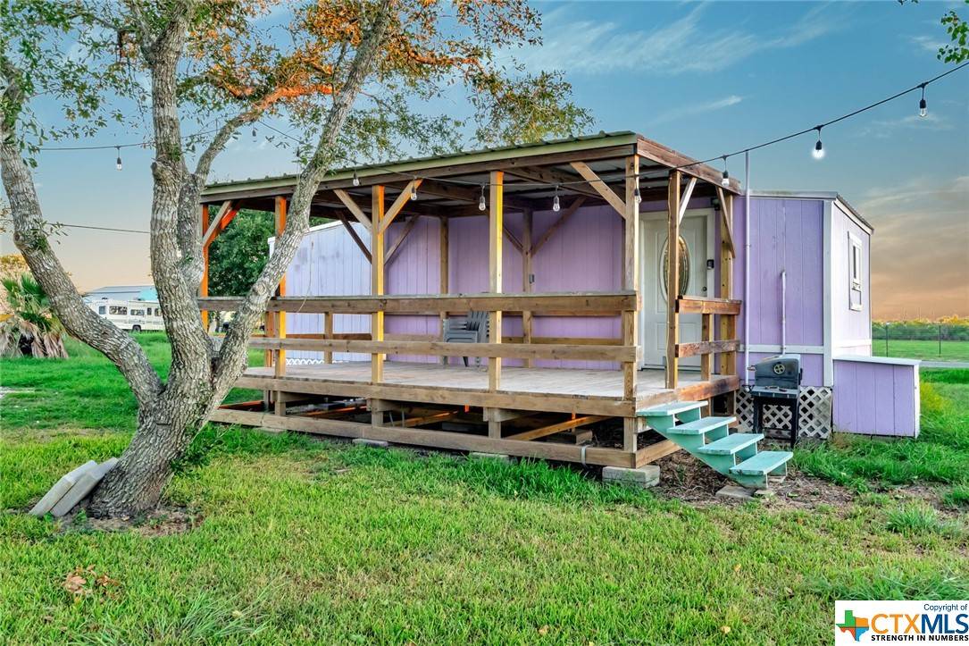 Port Lavaca, TX 77979,64 Dolphin AVE