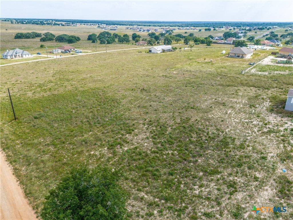 La Vernia, TX 78121,609 Forest LN
