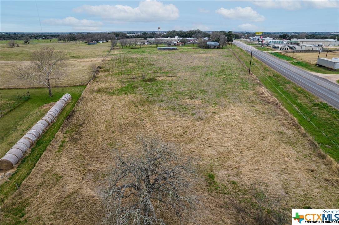 Hallettsville, TX 77964,00 US Hwy 77 HWY