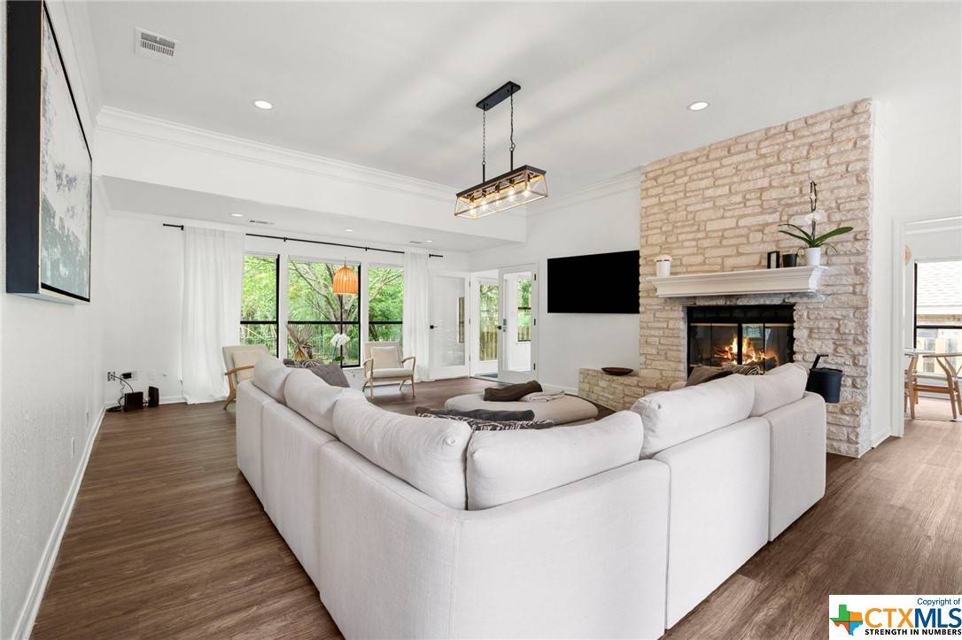 609 Cutty TRL,  Lakeway,  TX 78734