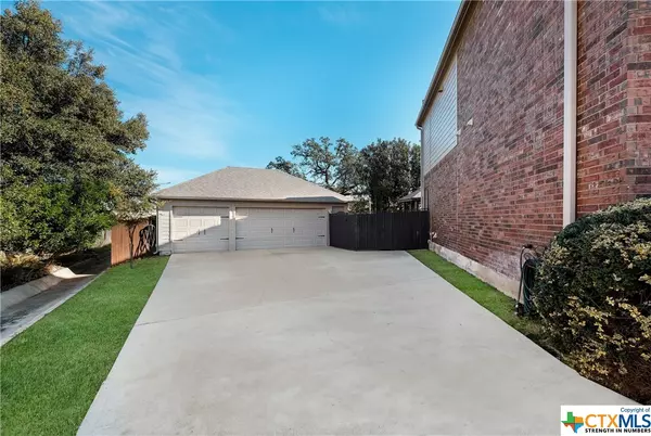 New Braunfels, TX 78132,33 Oak BND