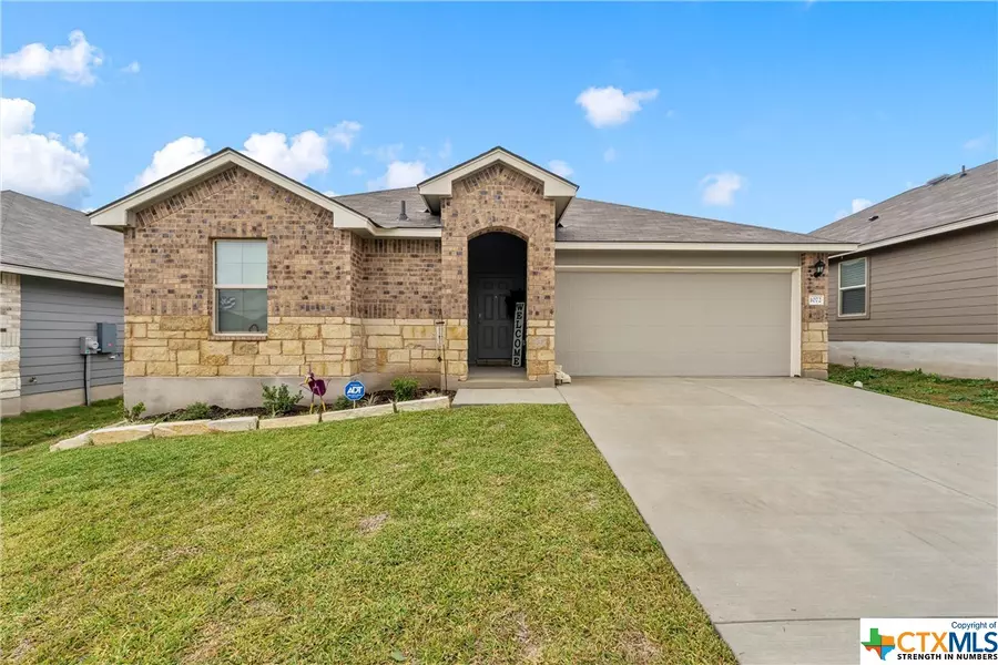 1072 Velvet CT, Troy, TX 76579